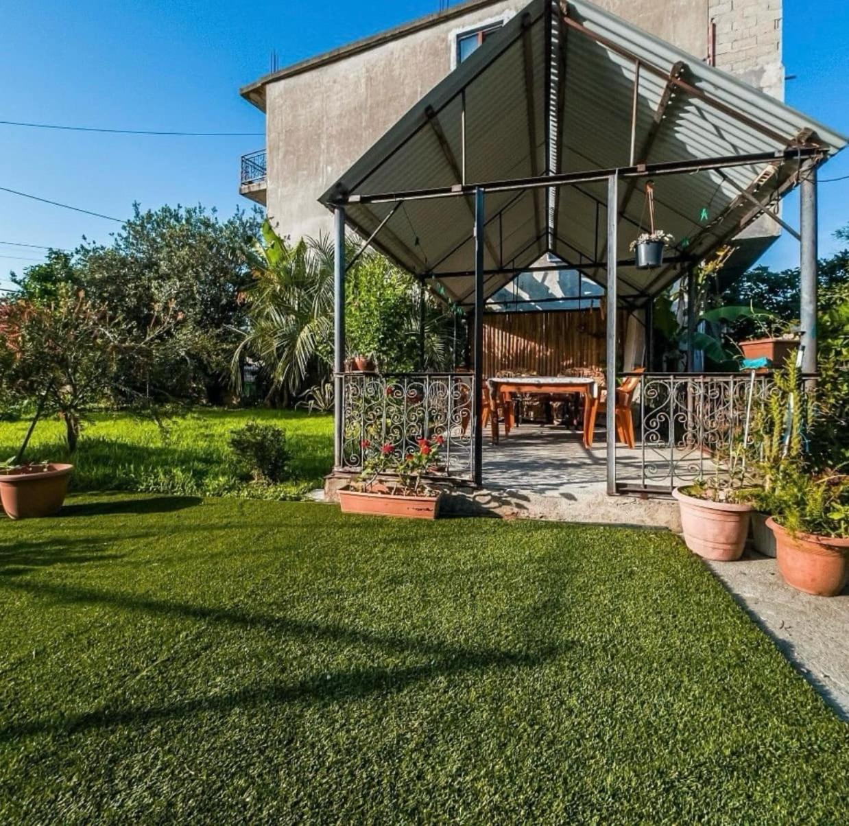 באטומי Hotel Liza מראה חיצוני תמונה